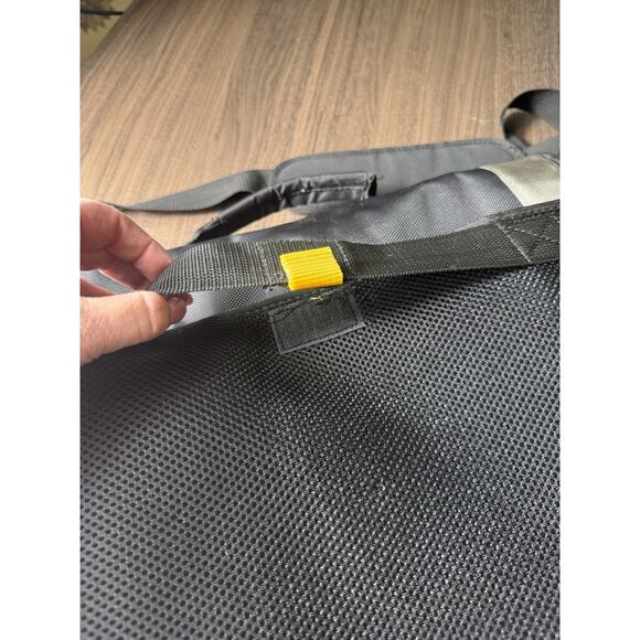 Targus Laptop Briefcase Messenger Bag – Black & Gray Business Travel Case - Picture 4 of 10